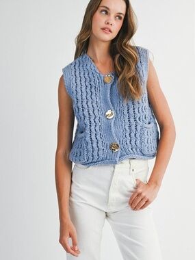 NWT Mable Sleeveless Cable Knit Button Front Periwinkle Best Size Large